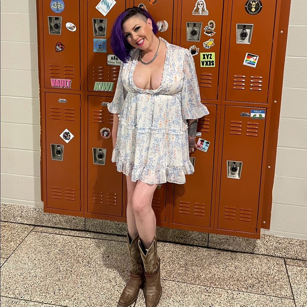 Meet your Posher, Arnella